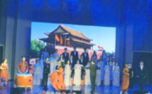��ϳ������쵼������