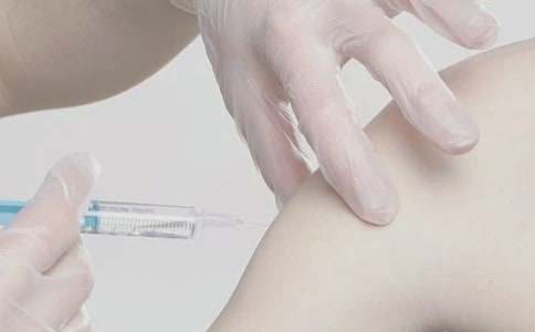 梦见父亲中暑打针