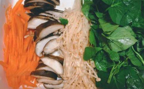 大班健康教案《营养搭配学堂》