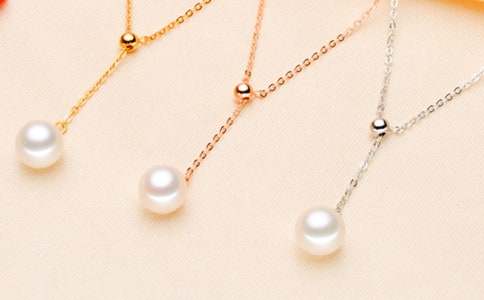 小班生活区游戏串项链或手镯教案